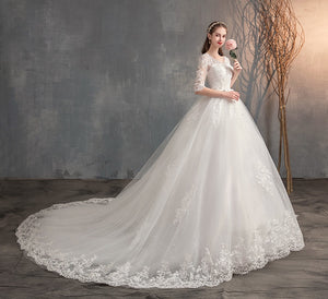 Lace Embroidery Half Sleeve V Neck Elegant Wedding Gown